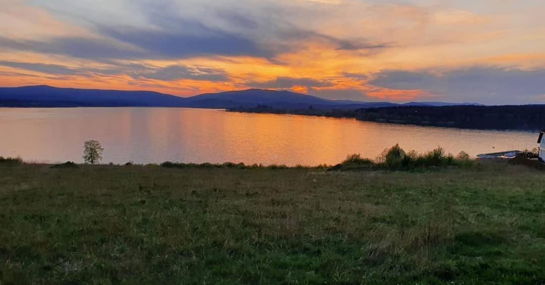 Astra Lipno Apartment Frymburk Bagian luar foto